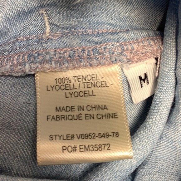 Chelsea & Violet Blue Chambray Denim Frayed Edge V Neck Shorts Romper Sz M - Picture 11 of 12